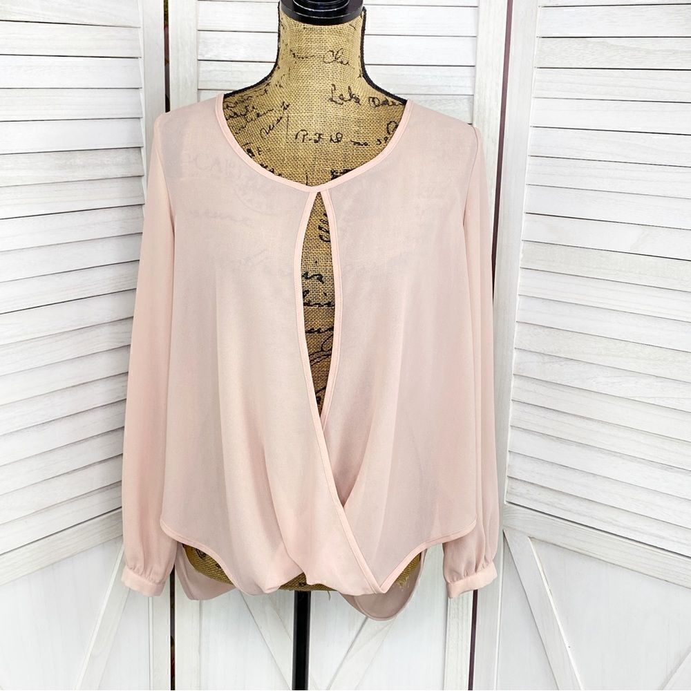 Sans Souci Sheer Split Front Surplus Blouse Blush Pink‎ Small